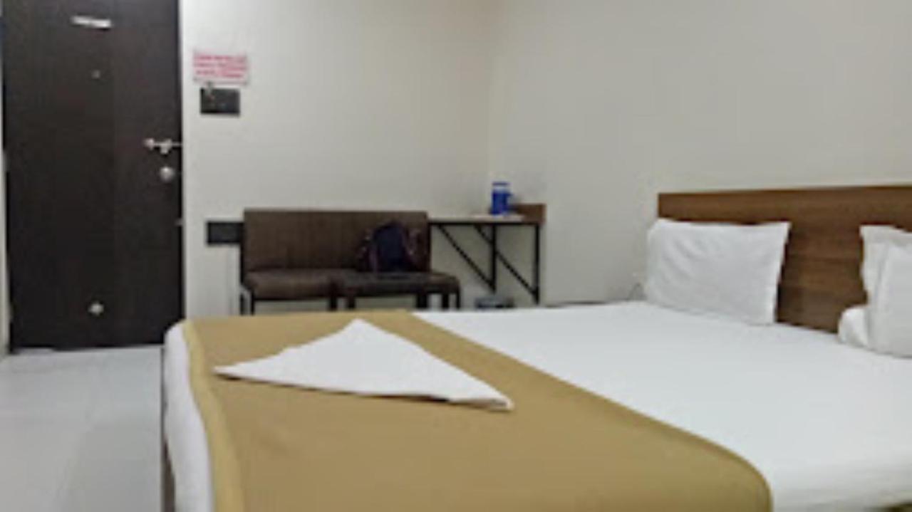 Hotel Avanti, 纳西克 外观 照片