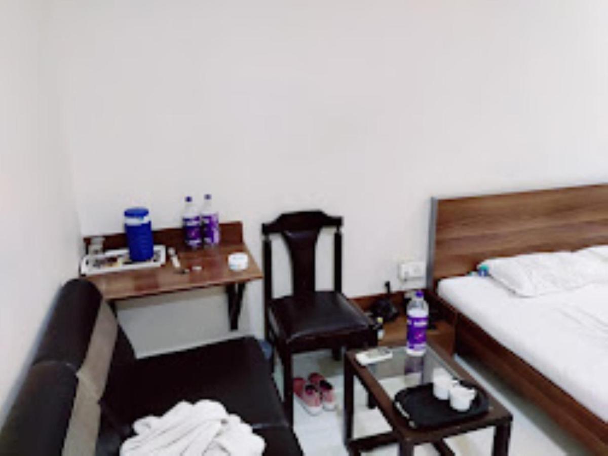 Hotel Avanti, 纳西克 外观 照片