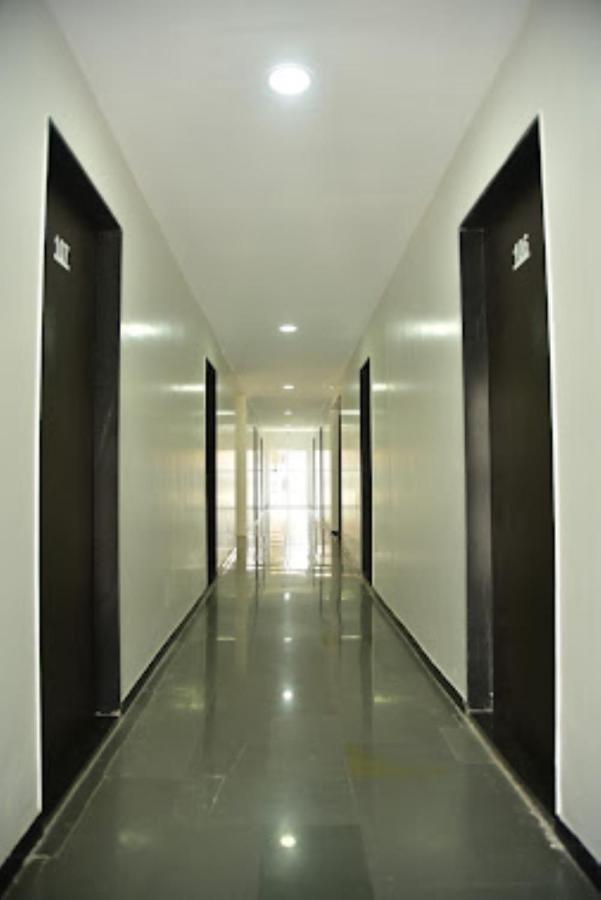 Hotel Avanti, 纳西克 外观 照片